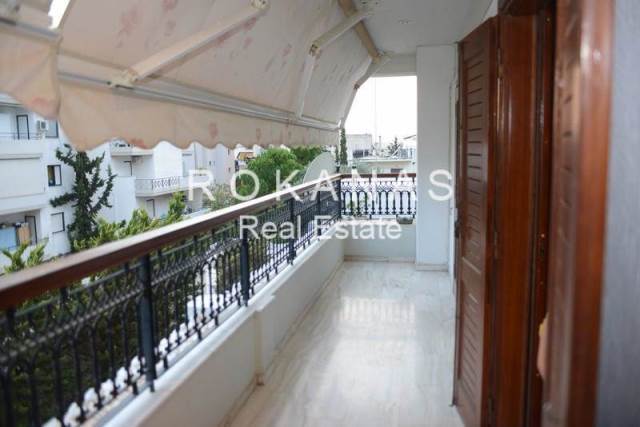 (For Sale) Residential Floor Apartment || Athens South/Elliniko - 203 Sq.m, 3 Bedrooms, 450.000€ 