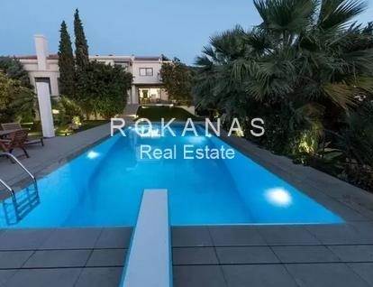 (For Sale) Residential Detached house || East Attica/Vari-Varkiza - 500 Sq.m, 3 Bedrooms, 4.000.000€ 