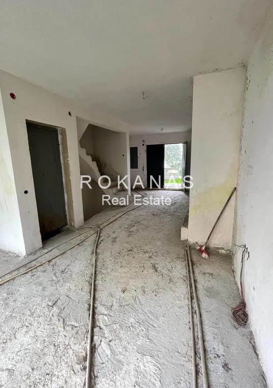 (For Sale) Residential Maisonette || Athens North/Nea Erithraia - 280 Sq.m, 335.000€ 