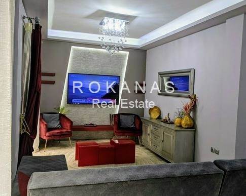 (For Sale) Residential Apartment || Piraias/Piraeus - 122 Sq.m, 4 Bedrooms, 160.000€ 