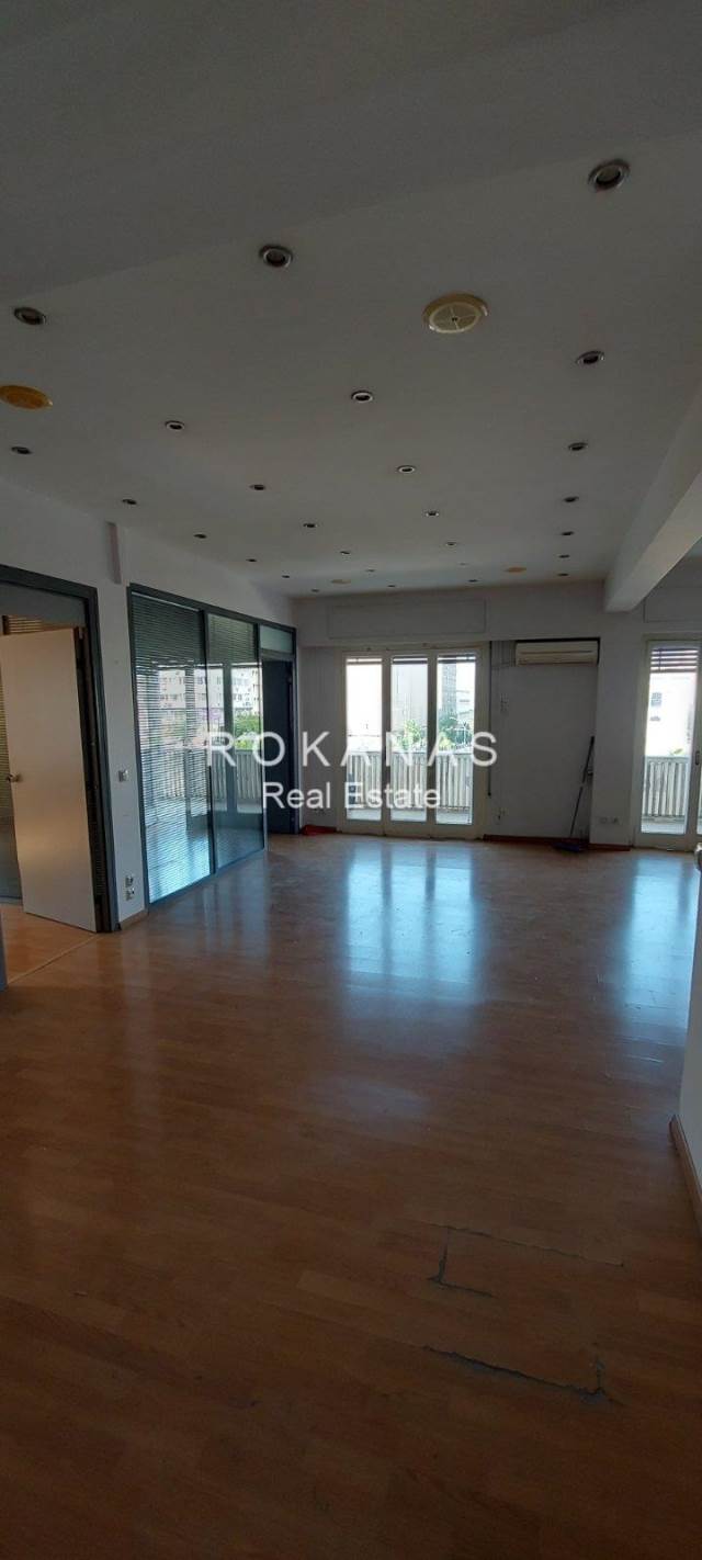 (For Sale) Commercial Commercial Property || Piraias/Piraeus - 135 Sq.m, 800.000€ 