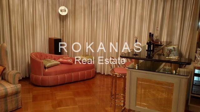 (For Sale) Residential Maisonette || Athens South/Alimos - 360 Sq.m, 5 Bedrooms, 1.000.000€ 