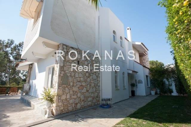 (For Sale) Residential Detached house || East Attica/Voula - 300 Sq.m, 4 Bedrooms, 1.400.000€ 