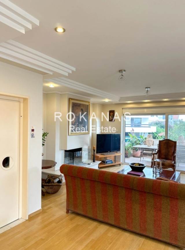 (For Sale) Residential Detached house || East Attica/Voula - 280 Sq.m, 5 Bedrooms, 1.250.000€ 