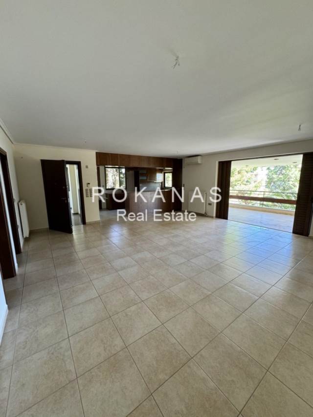 (For Rent) Residential Apartment || East Attica/Vouliagmeni - 131 Sq.m, 3 Bedrooms, 2.500€ 