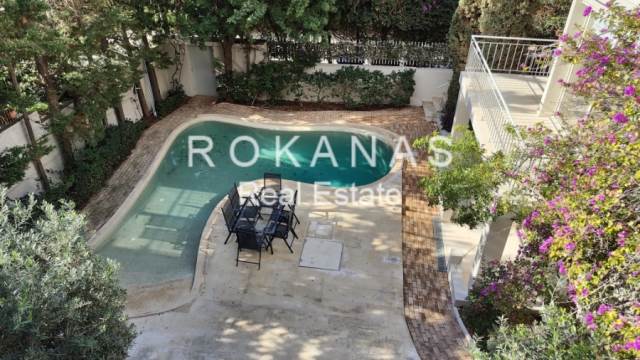 (For Rent) Residential Detached house || East Attica/Voula - 400 Sq.m, 6 Bedrooms, 11.000€ 