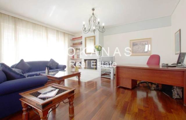 (For Sale) Residential Apartment || East Attica/Vari-Varkiza - 123 Sq.m, 3 Bedrooms, 580.000€ 