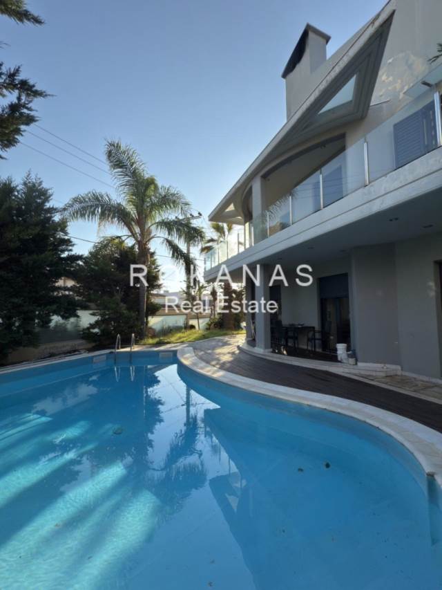 (For Sale) Residential Detached house || East Attica/Vari-Varkiza - 300 Sq.m, 5 Bedrooms, 1.100.000€ 