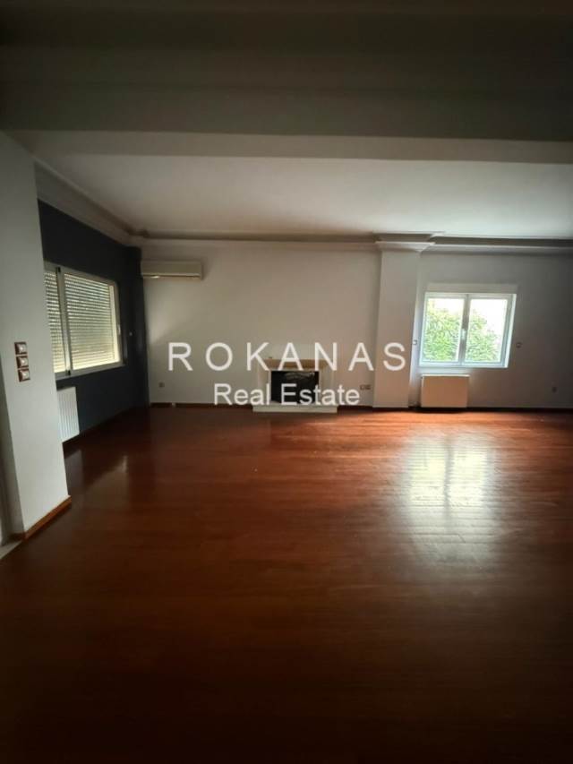 (For Sale) Residential Floor Apartment || East Attica/Voula - 157 Sq.m, 3 Bedrooms, 549.000€ 