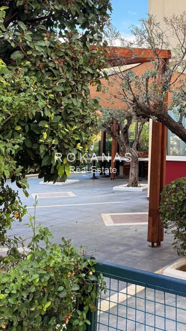 (Προς Ενοικίαση) Επαγγελματικός Χώρος Κατάστημα || Αθήνα Νότια/Γλυφάδα - 310 τ.μ, 5.000€ 