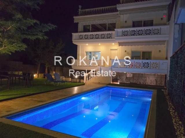 (Προς Ενοικίαση) Κατοικία Μεζονέτα || Ανατολική Αττική/Καλύβια-Λαγονήσι - 280 τ.μ, 4 Υ/Δ, 3.500€ 