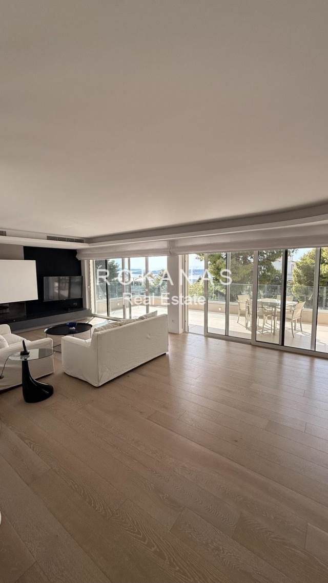 (For Rent) Residential Apartment || East Attica/Vouliagmeni - 140 Sq.m, 3 Bedrooms, 4.000€ 