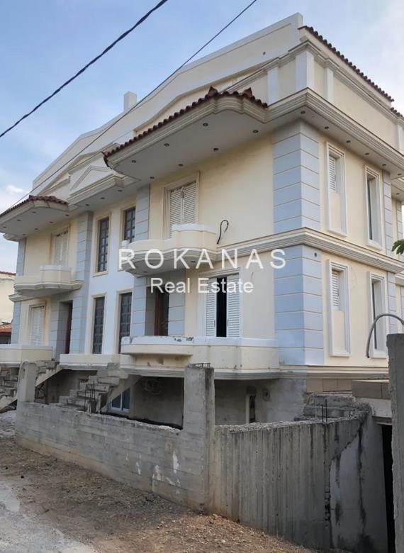 (Προς Πώληση) Κατοικία Μεζονέτα || Ανατολική Αττική/Βάρη-Βάρκιζα - 300 τ.μ, 6 Υ/Δ, 730.000€ 