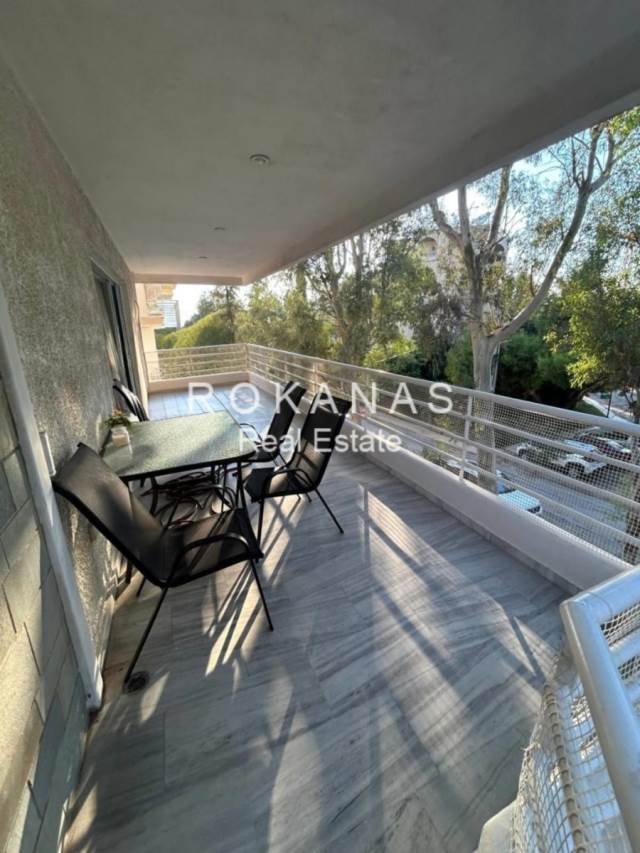 (For Sale) Residential Floor Apartment || East Attica/Voula - 113 Sq.m, 3 Bedrooms, 770.000€ 
